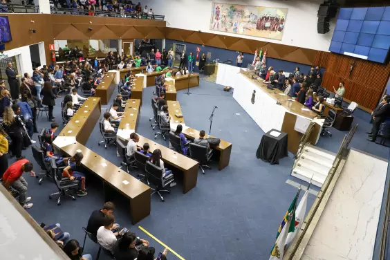 Câmara de BH pode afastar vereador Gabriel da presidência